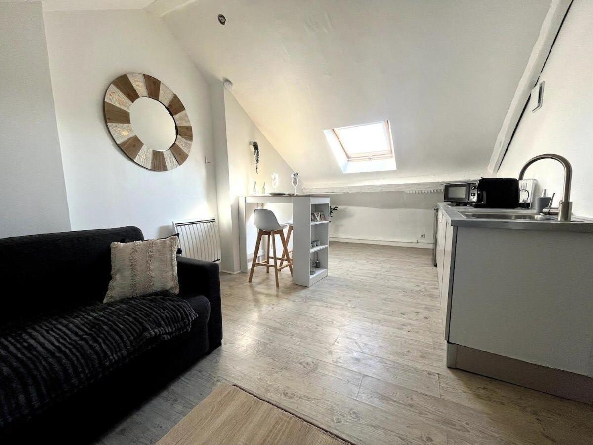 The Little French Studio - Fontainebleau Appartement Buitenkant foto