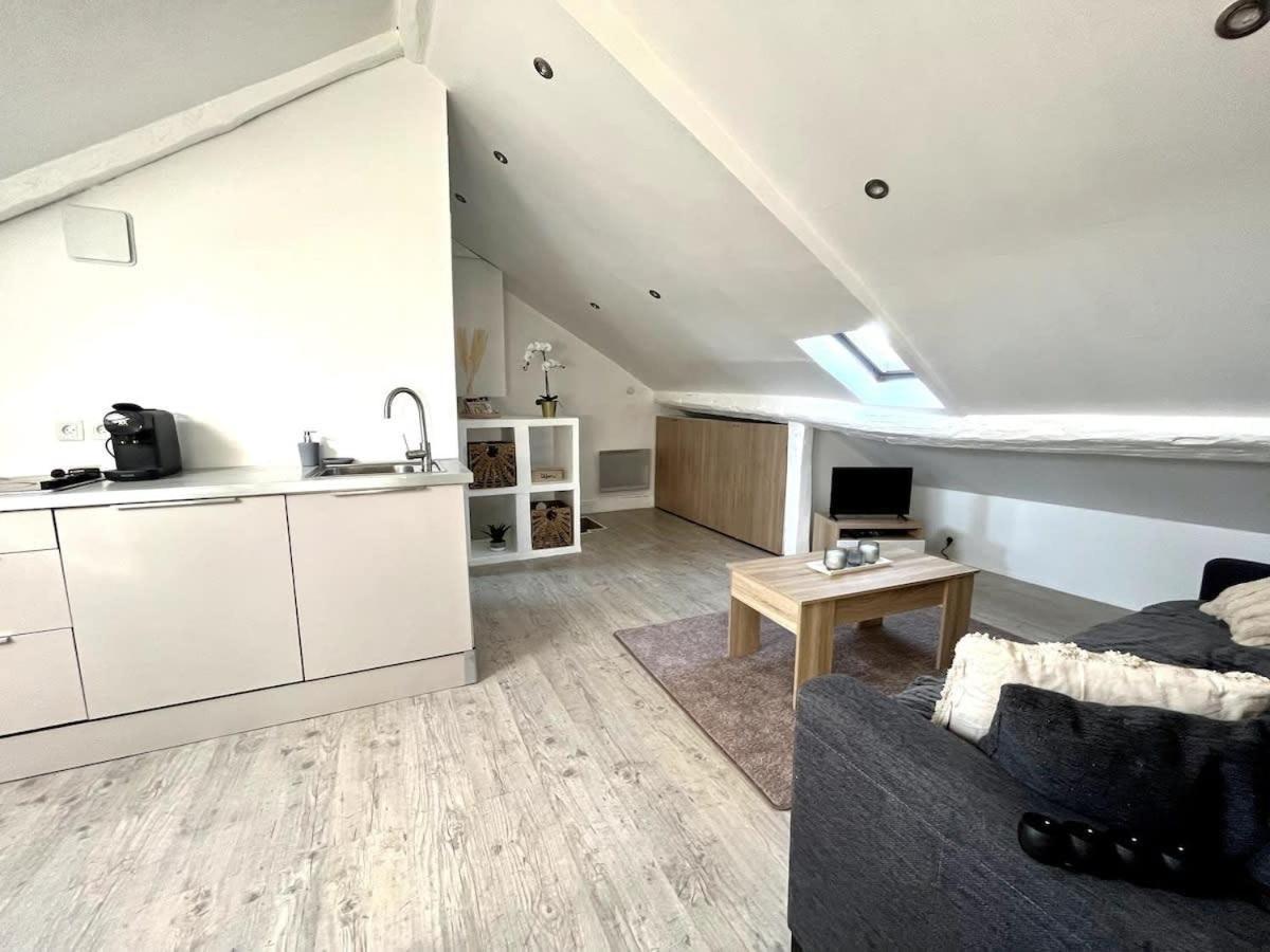 The Little French Studio - Fontainebleau Appartement Buitenkant foto